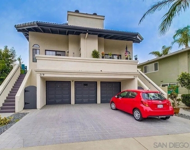 213 Elm Avenue - Photo Thumbnail 1