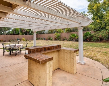 2814 Luciernaga St - Photo Thumbnail 12