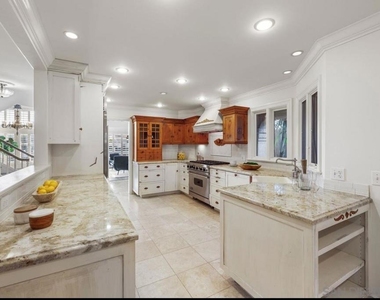 12 Buccaneer Way - Photo Thumbnail 4