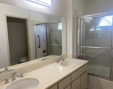 10754 Glendover Ln - Photo Thumbnail 42