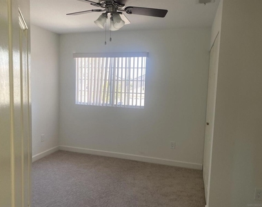 10754 Glendover Ln - Photo Thumbnail 33