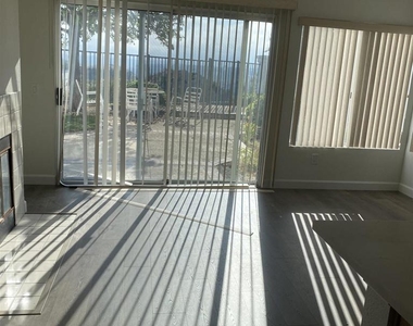10754 Glendover Ln - Photo Thumbnail 20