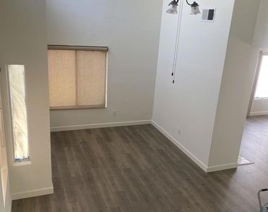 10754 Glendover Ln - Photo Thumbnail 6
