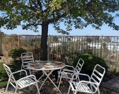 10754 Glendover Ln - Photo Thumbnail 47