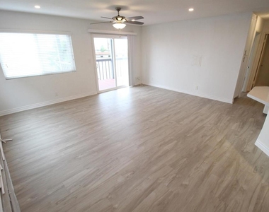 2212 Edinburg Ave, - Photo Thumbnail 9