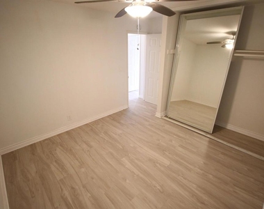 2212 Edinburg Ave, - Photo Thumbnail 22