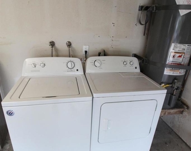 2212 Edinburg Ave, - Photo Thumbnail 29