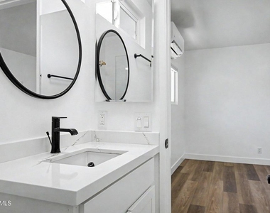 107 Calle - Photo Thumbnail 16