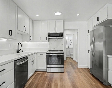 107 Calle - Photo Thumbnail 4