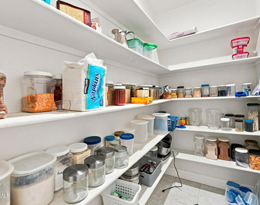 2809 Cimmaron Avenue - Photo Thumbnail 9