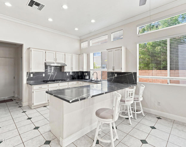 2809 Cimmaron Avenue - Photo Thumbnail 6