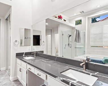 2809 Cimmaron Avenue - Photo Thumbnail 11