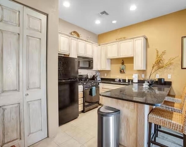 50700 Santa Rosa Plaza - Photo Thumbnail 4