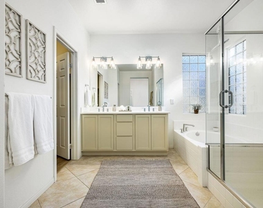 82223 Travolta Avenue - Photo Thumbnail 8