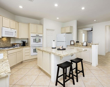 82223 Travolta Avenue - Photo Thumbnail 4