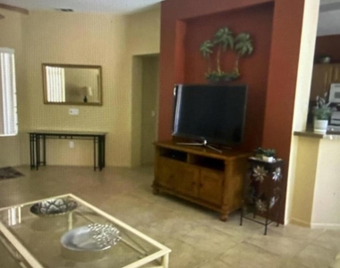 78945 Champagne Lane - Photo Thumbnail 1