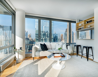 601 West 57th Street - Photo Thumbnail 4