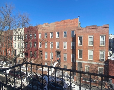 Huntington Street - Photo Thumbnail 11