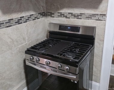420 Bedford Avenue - Photo Thumbnail 4