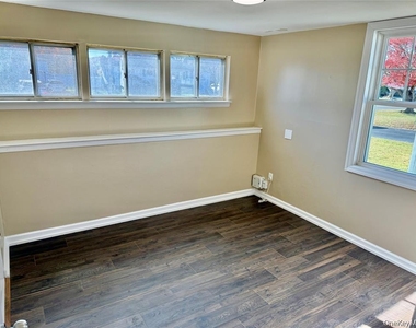 109 Harrisburg Street - Photo Thumbnail 2