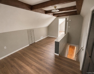 17 Greenview Avenue - Photo Thumbnail 11