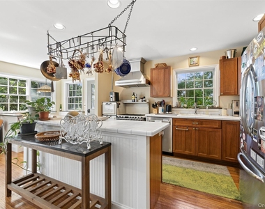 1020 Monsell Lane - Photo Thumbnail 13