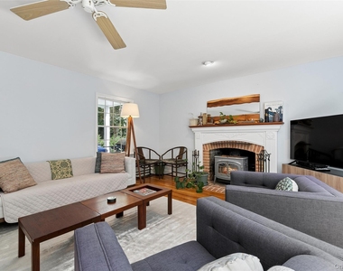 1020 Monsell Lane - Photo Thumbnail 5