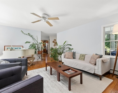 1020 Monsell Lane - Photo Thumbnail 6