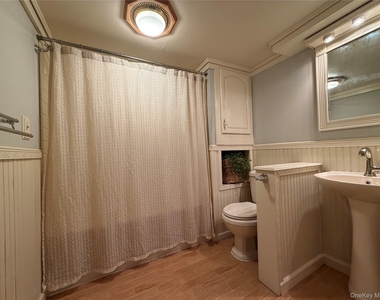 18 Gariss Street - Photo Thumbnail 10