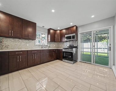 46 Homewood Avenue - Photo Thumbnail 3