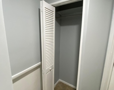 16 Frank Avenue - Photo Thumbnail 6