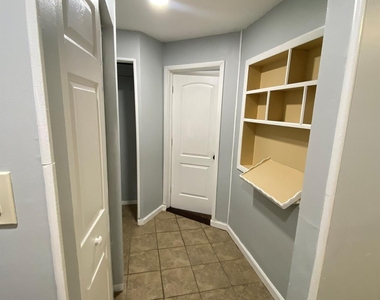 16 Frank Avenue - Photo Thumbnail 10