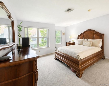 32 Deer Ct Drive - Photo Thumbnail 4