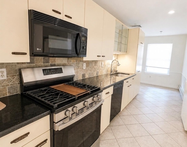 803 Lenox Road - Photo Thumbnail 4
