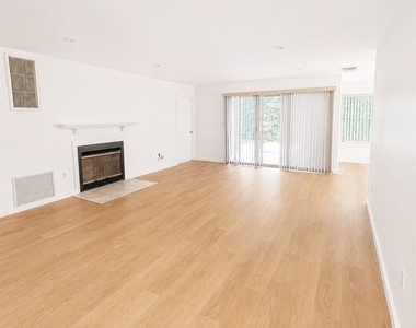 803 Lenox Road - Photo Thumbnail 2