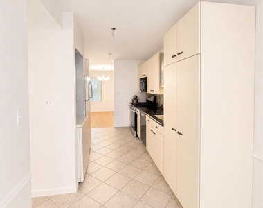 803 Lenox Road - Photo Thumbnail 5