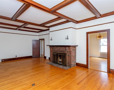 140 E Main Street - Photo Thumbnail 9