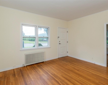 140 E Main Street - Photo Thumbnail 4