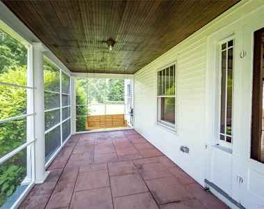 140 E Main Street - Photo Thumbnail 14