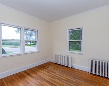 140 E Main Street - Photo Thumbnail 5