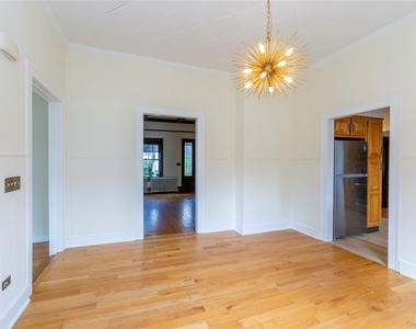 140 E Main Street - Photo Thumbnail 7