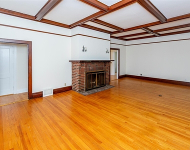 140 E Main Street - Photo Thumbnail 11