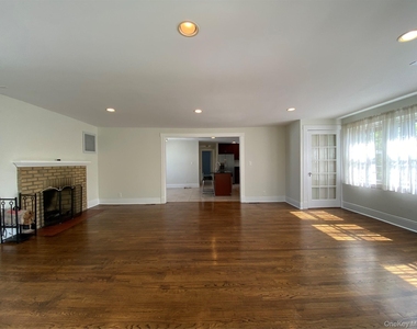 27 Grand Boulevard - Photo Thumbnail 3