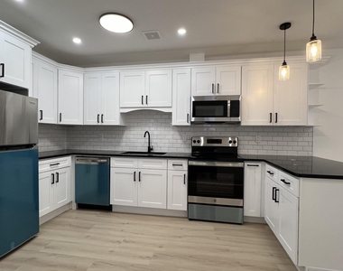 43 5th Avenue - Photo Thumbnail 2