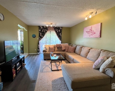 1210 Edison Glen Terrace - Photo Thumbnail 4