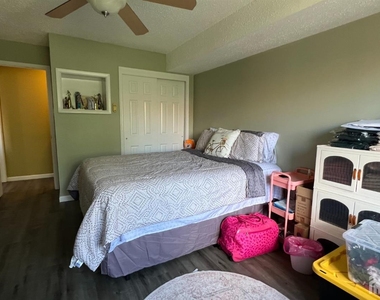 1210 Edison Glen Terrace - Photo Thumbnail 9