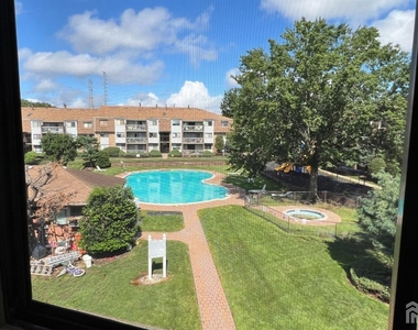 1210 Edison Glen Terrace - Photo Thumbnail 12