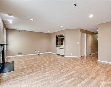 3902 Spring Brook Drive - Photo Thumbnail 22