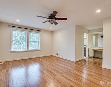 3902 Spring Brook Drive - Photo Thumbnail 30