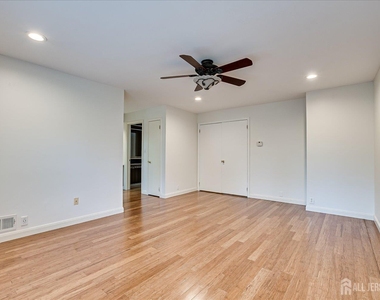 3902 Spring Brook Drive - Photo Thumbnail 29